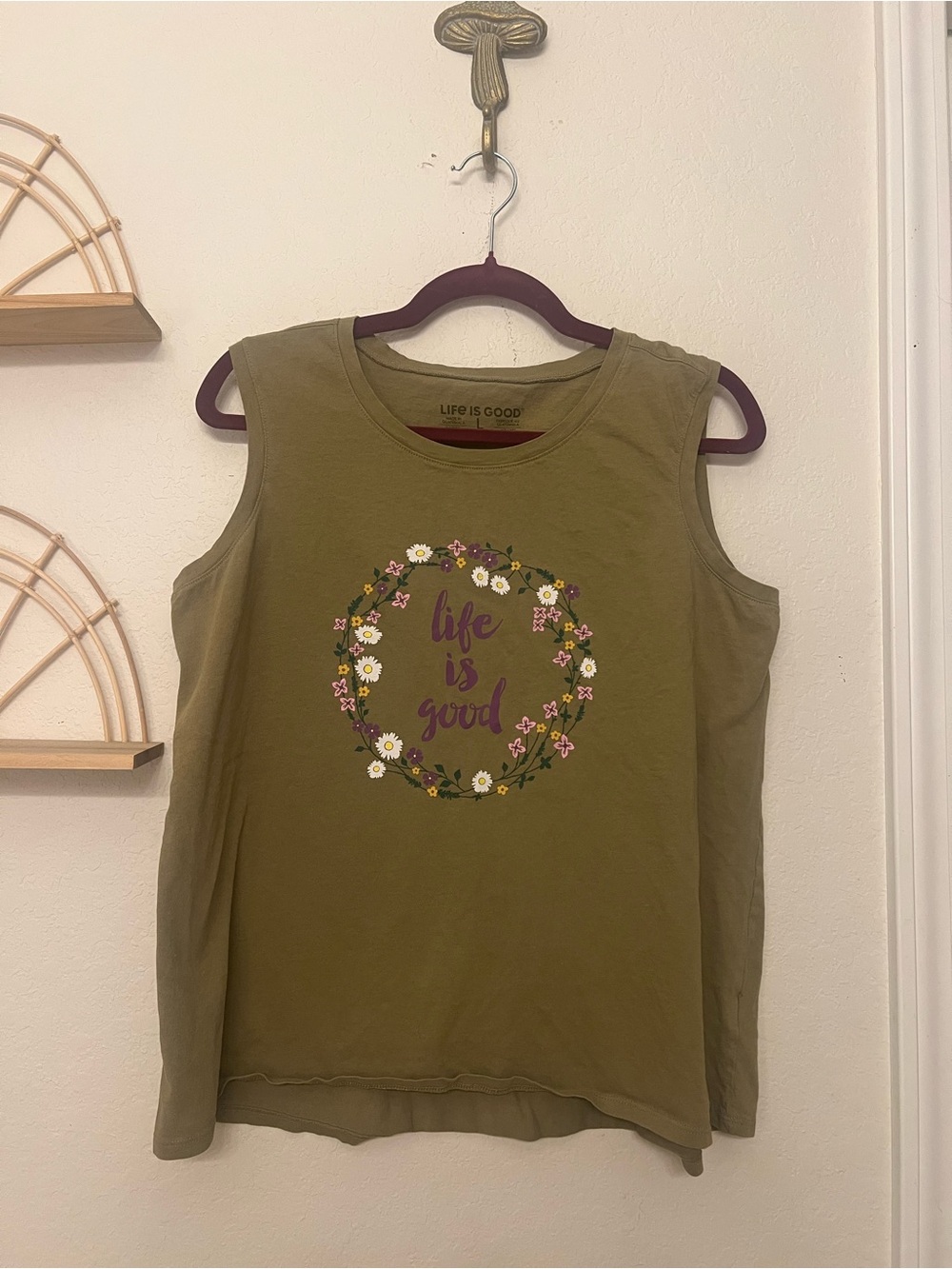 Life Is Good Floral Wreath Sleeveless Tank Top Olive Green L